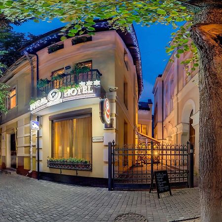 Hotel Pid Templem Iwano-Frankiwsk Exterior foto