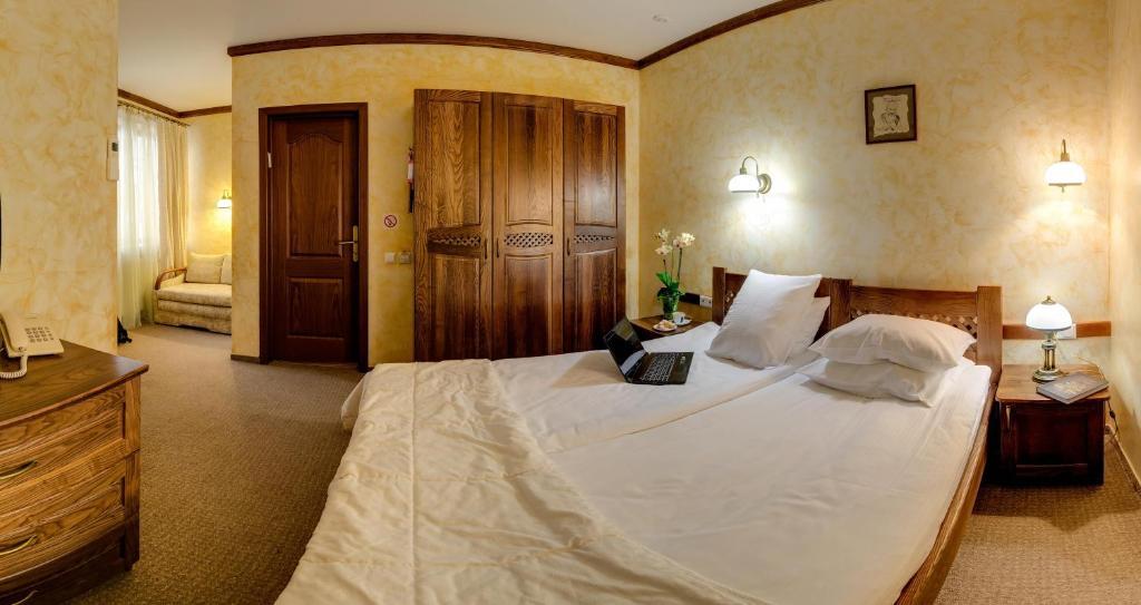 Hotel Pid Templem Iwano-Frankiwsk Zimmer foto