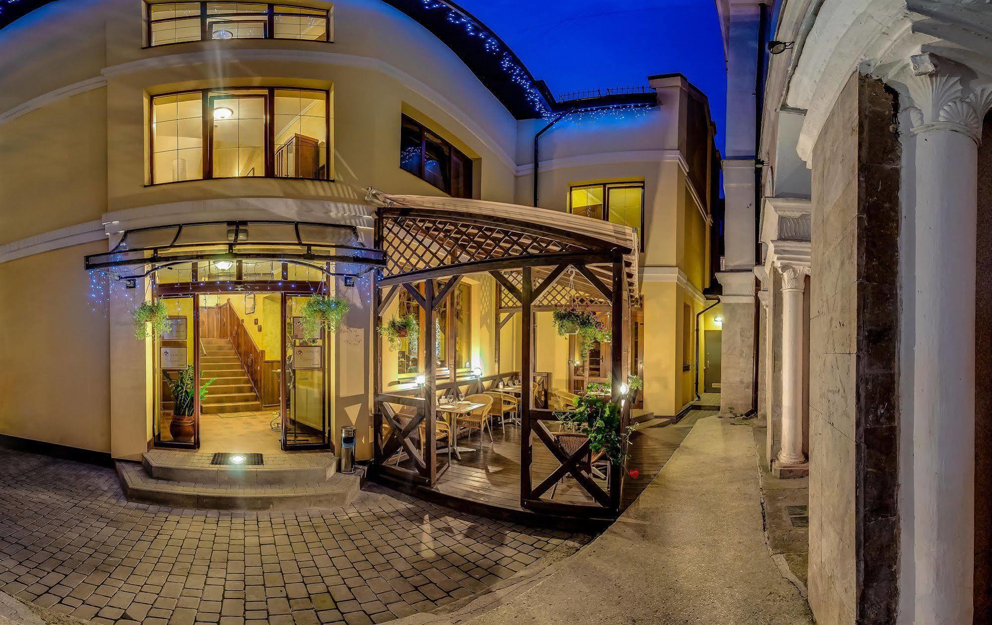 Hotel Pid Templem Iwano-Frankiwsk Exterior foto