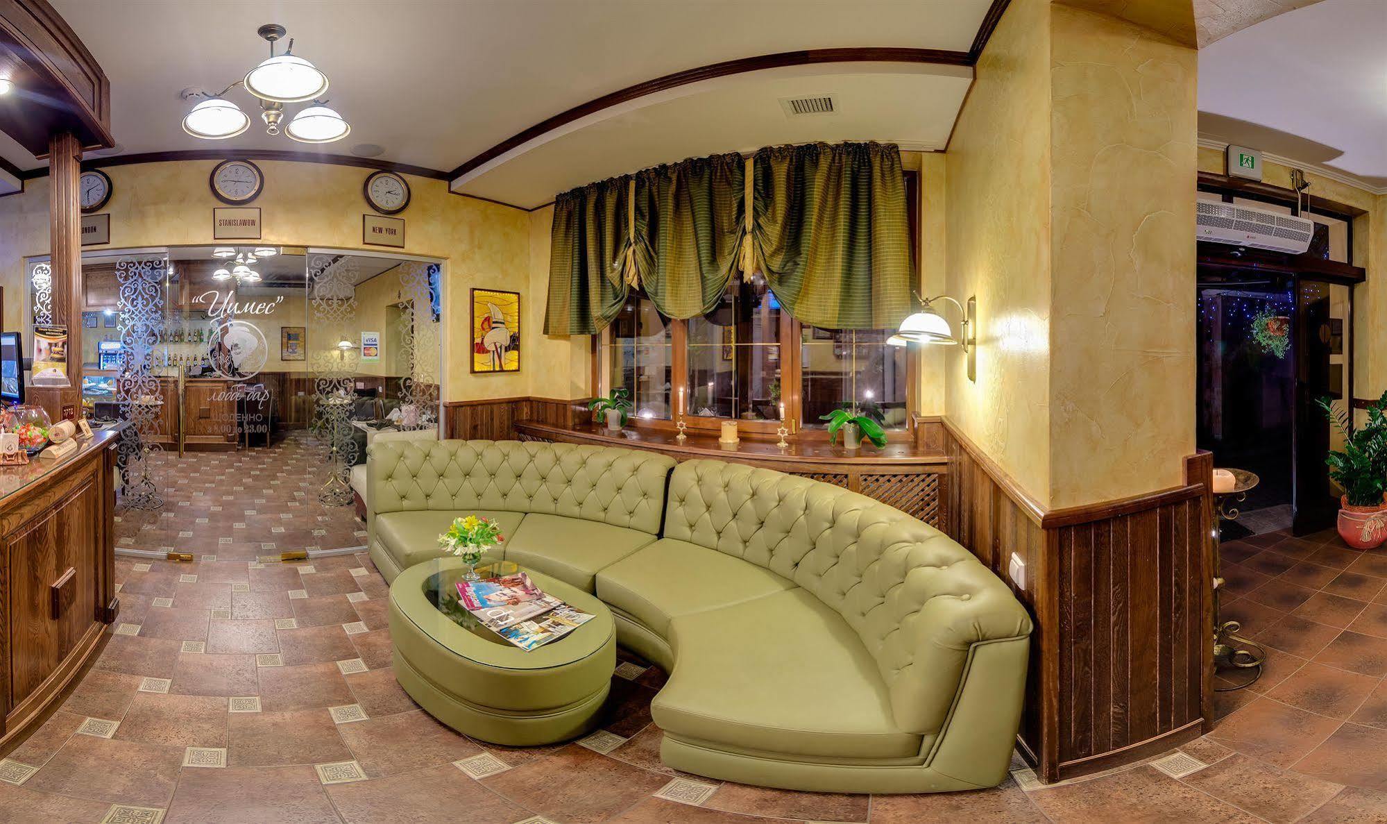 Hotel Pid Templem Iwano-Frankiwsk Exterior foto
