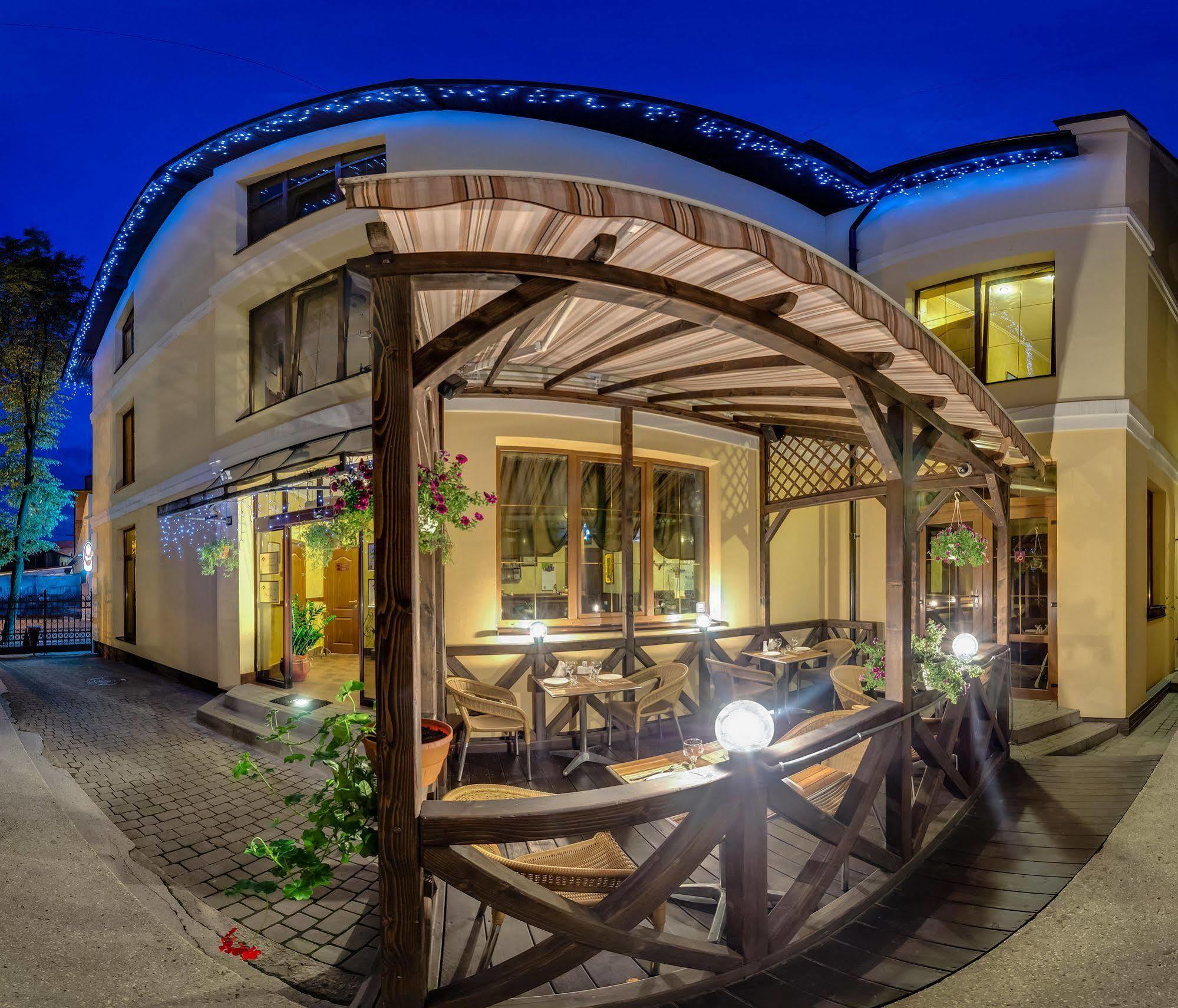 Hotel Pid Templem Iwano-Frankiwsk Exterior foto