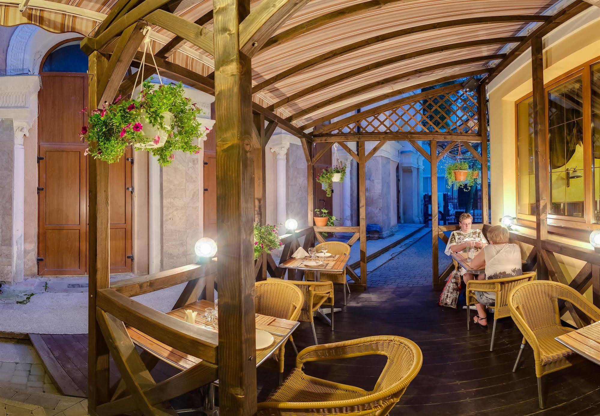 Hotel Pid Templem Iwano-Frankiwsk Exterior foto